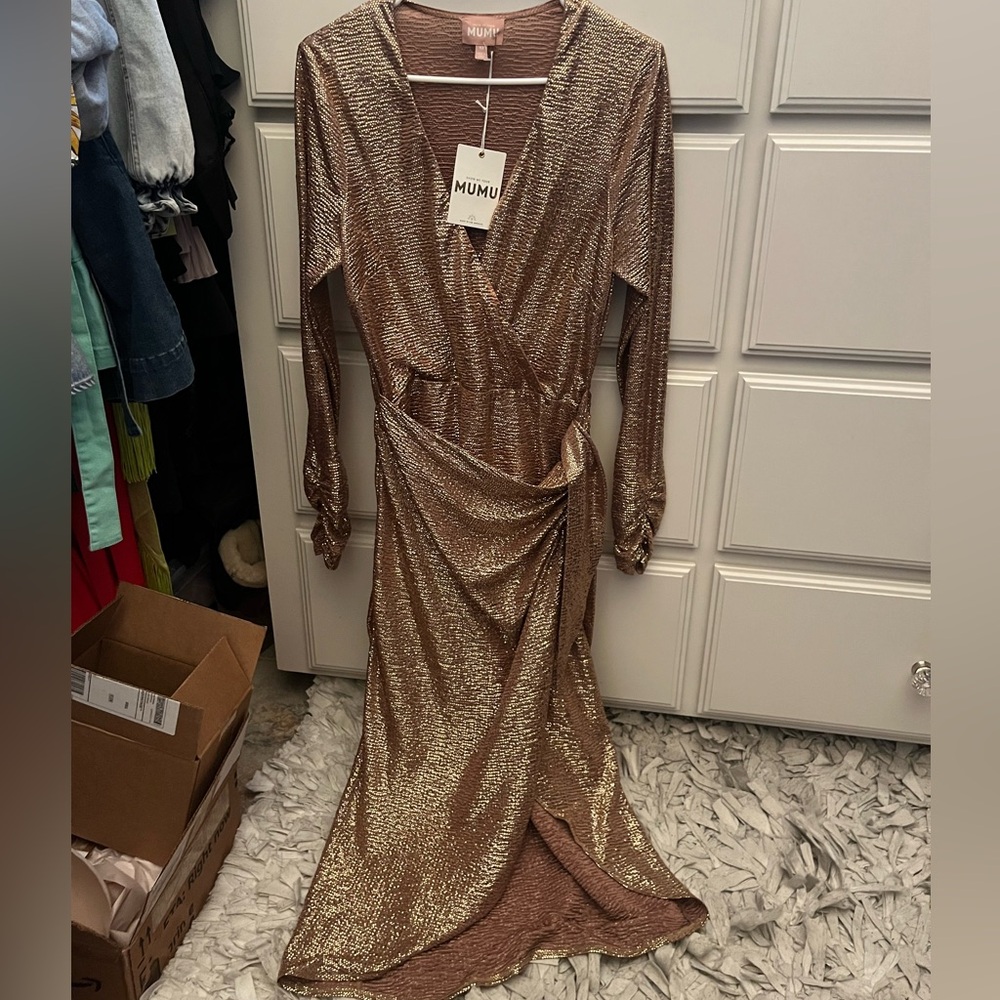 Mums NWT gold wrap dress in medium.